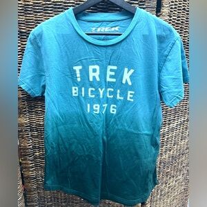 Trek-Womens fade shirt- Size:‎ Large, Pre-Owned, Blue